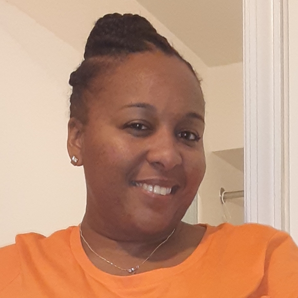 Meet your Posher, Veronica - Picture 3 of 4